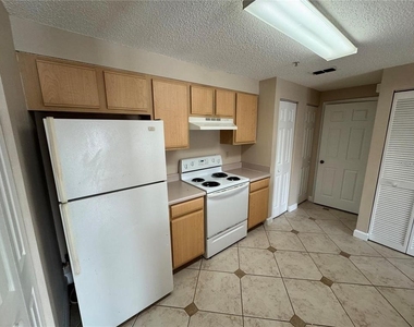 10831 Windsor Walk Drive - Photo Thumbnail 3