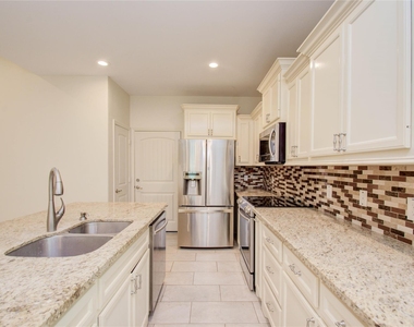 10572 Twin Oak Drive - Photo Thumbnail 11
