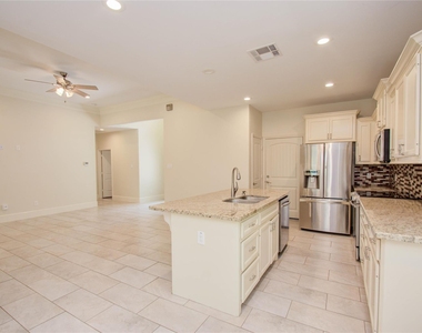 10572 Twin Oak Drive - Photo Thumbnail 10