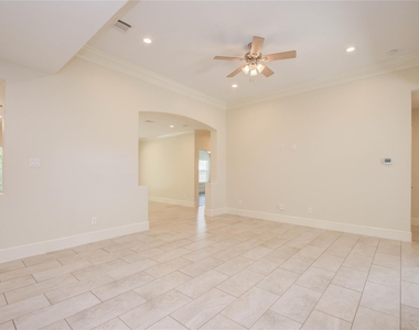 10572 Twin Oak Drive - Photo Thumbnail 7