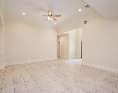 10572 Twin Oak Drive - Photo Thumbnail 6