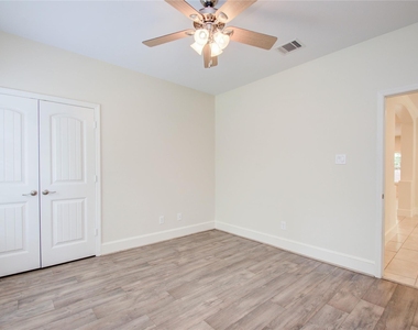 10572 Twin Oak Drive - Photo Thumbnail 21