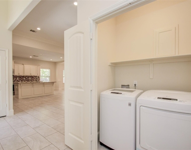 10572 Twin Oak Drive - Photo Thumbnail 24