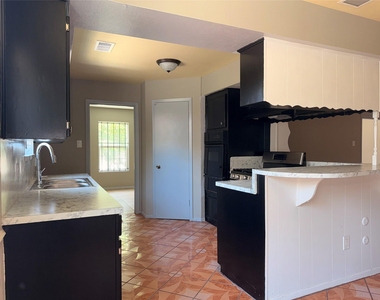 6841 Flamingo Drive - Photo Thumbnail 2