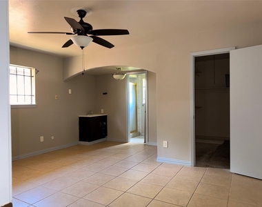 6841 Flamingo Drive - Photo Thumbnail 8