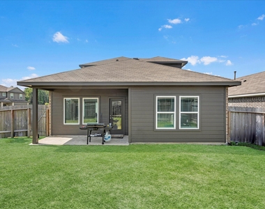 5455 Pinetree Crescent Lane - Photo Thumbnail 9