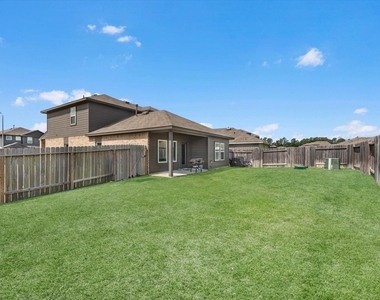 5455 Pinetree Crescent Lane - Photo Thumbnail 10