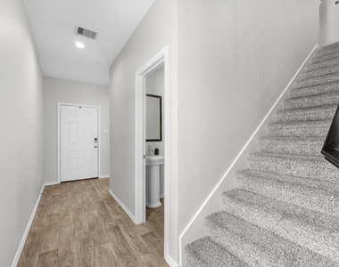 5455 Pinetree Crescent Lane - Photo Thumbnail 17