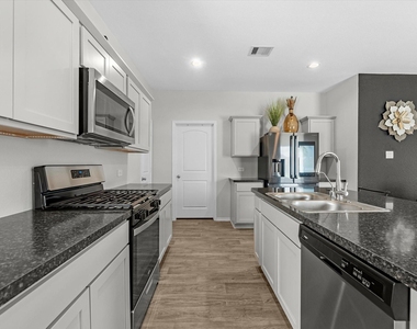 5455 Pinetree Crescent Lane - Photo Thumbnail 19