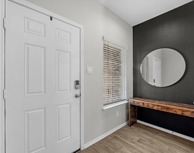 5455 Pinetree Crescent Lane - Photo Thumbnail 16