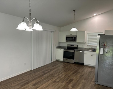 124 Cherry Avenue - Photo Thumbnail 2