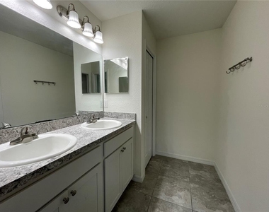 16958 Sw 20th Court Road - Photo Thumbnail 16