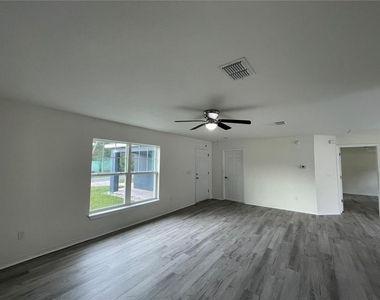 16958 Sw 20th Court Road - Photo Thumbnail 4