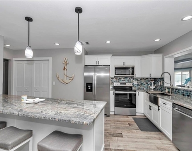 1409 Se 4th Avenue - Photo Thumbnail 14