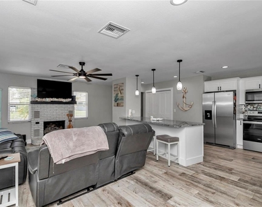 1409 Se 4th Avenue - Photo Thumbnail 19