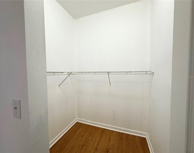 12843 Madison Pointe Circle - Photo Thumbnail 20