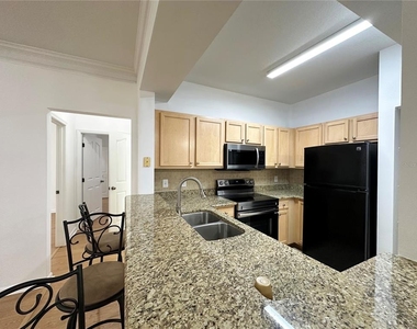 12843 Madison Pointe Circle - Photo Thumbnail 4