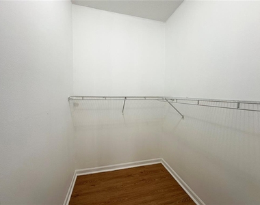 12843 Madison Pointe Circle - Photo Thumbnail 16