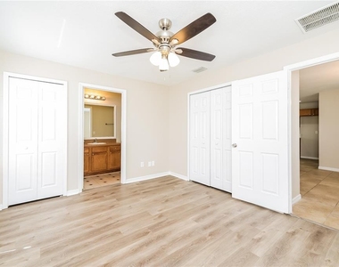 480 Danube Drive - Photo Thumbnail 7