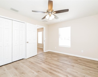 480 Danube Drive - Photo Thumbnail 8