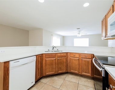 480 Danube Drive - Photo Thumbnail 4