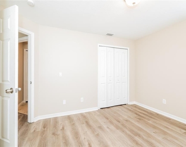 480 Danube Drive - Photo Thumbnail 12