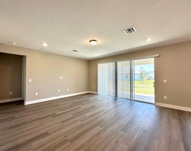 2122 Divot Drive - Photo Thumbnail 9