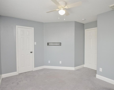 8755 Thistlemoor Lane - Photo Thumbnail 8