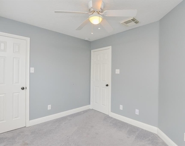 8755 Thistlemoor Lane - Photo Thumbnail 15