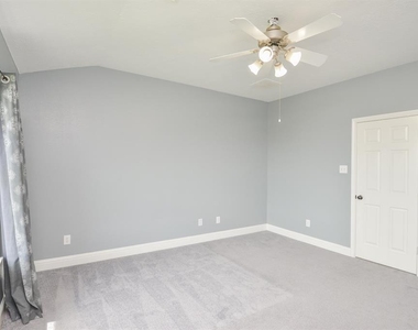 8755 Thistlemoor Lane - Photo Thumbnail 11