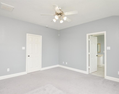 8755 Thistlemoor Lane - Photo Thumbnail 7