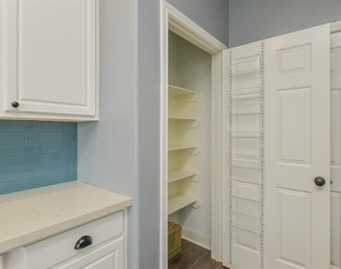 8755 Thistlemoor Lane - Photo Thumbnail 4