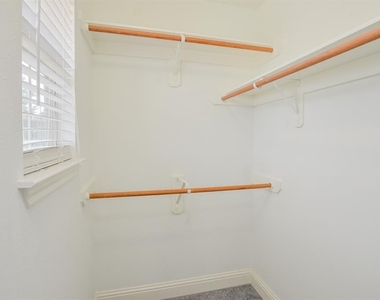 8755 Thistlemoor Lane - Photo Thumbnail 13