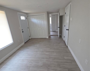 5101 Orange Avenue N - Photo Thumbnail 8
