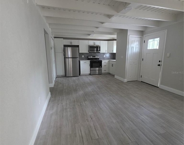 5101 Orange Avenue N - Photo Thumbnail 5