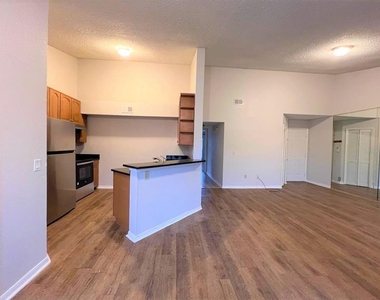 4803 Normandy Place - Photo Thumbnail 2