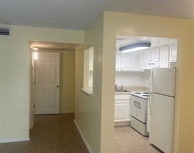 2513 N Alafaya Trail - Photo Thumbnail 4