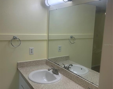 2513 N Alafaya Trail - Photo Thumbnail 10