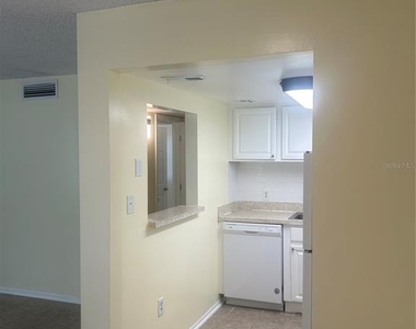 2513 N Alafaya Trail - Photo Thumbnail 6