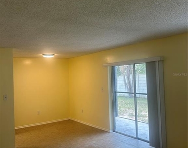 2513 N Alafaya Trail - Photo Thumbnail 3