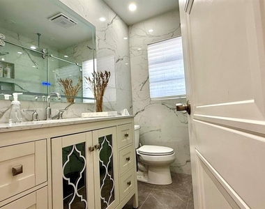 716 50th Street Court W - Photo Thumbnail 12