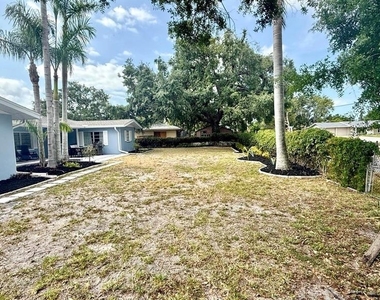 716 50th Street Court W - Photo Thumbnail 27
