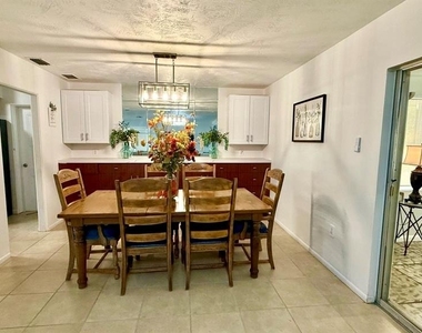 716 50th Street Court W - Photo Thumbnail 5