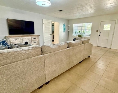 716 50th Street Court W - Photo Thumbnail 1
