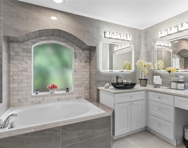 8207 Westmont Terrace Drive - Photo Thumbnail 19