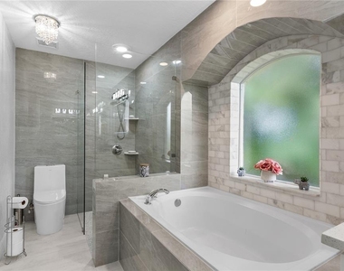 8207 Westmont Terrace Drive - Photo Thumbnail 18