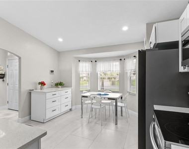 8207 Westmont Terrace Drive - Photo Thumbnail 8