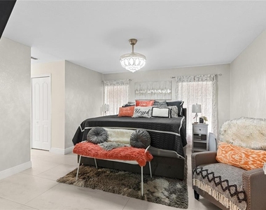 8207 Westmont Terrace Drive - Photo Thumbnail 15