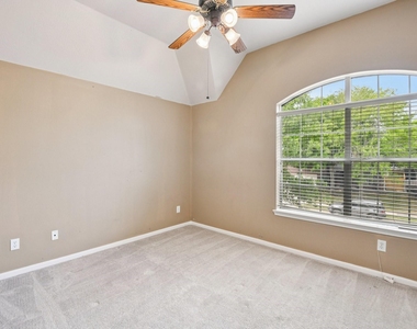 17711 Creek Bluff Lane - Photo Thumbnail 28