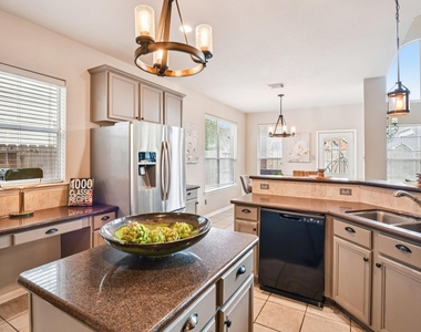 17711 Creek Bluff Lane - Photo Thumbnail 11